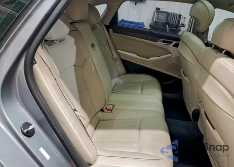 2015 Hyundai Genesis 3.8L z USA, uszkodzony, nr VIN KMHGN4JE5FU086470